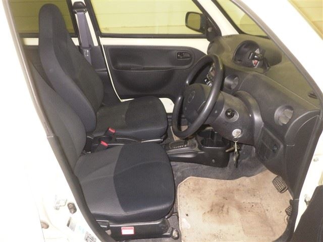DAIHATSU ESSE