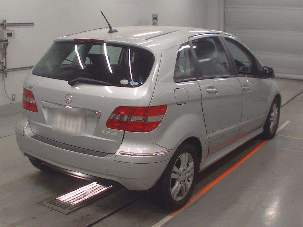 MERCEDES-BENZ B-CLASS