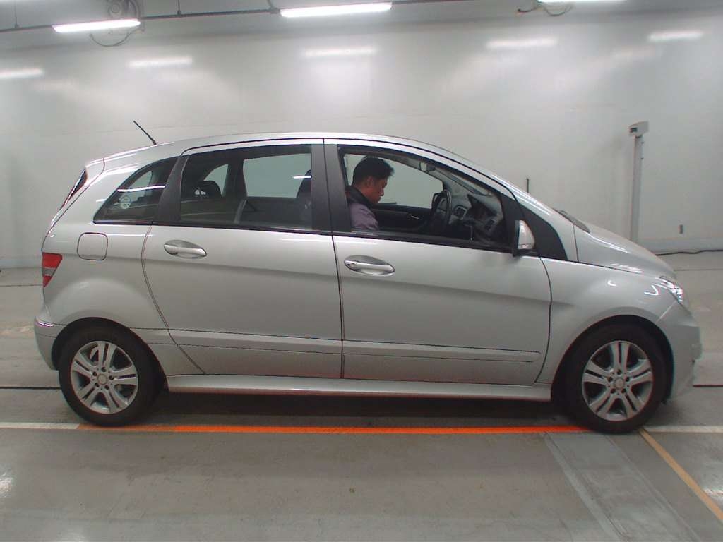 MERCEDES-BENZ B-CLASS