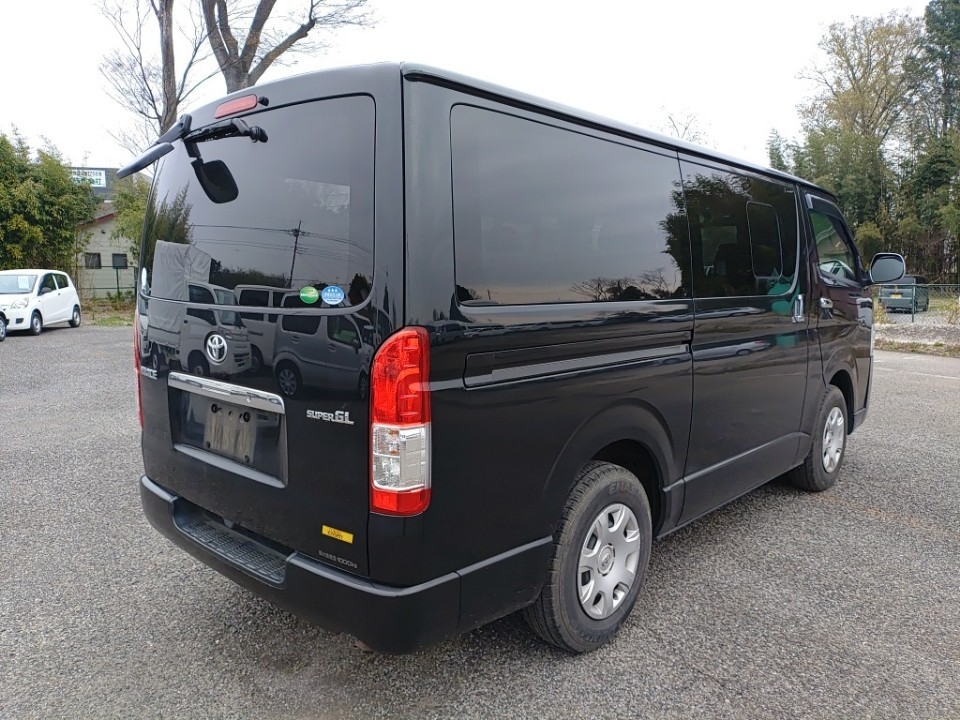 TOYOTA REGIUS ACE
