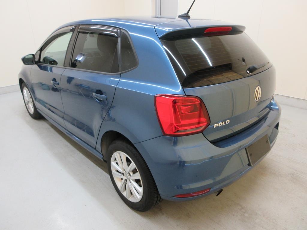 VOLKSWAGEN POLO