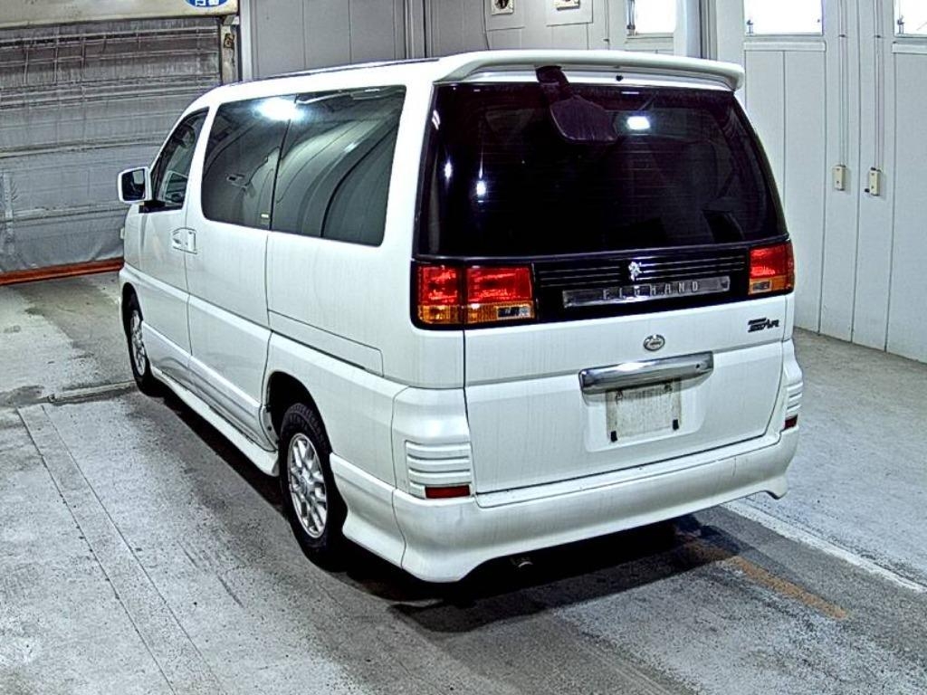 NISSAN ELGRAND