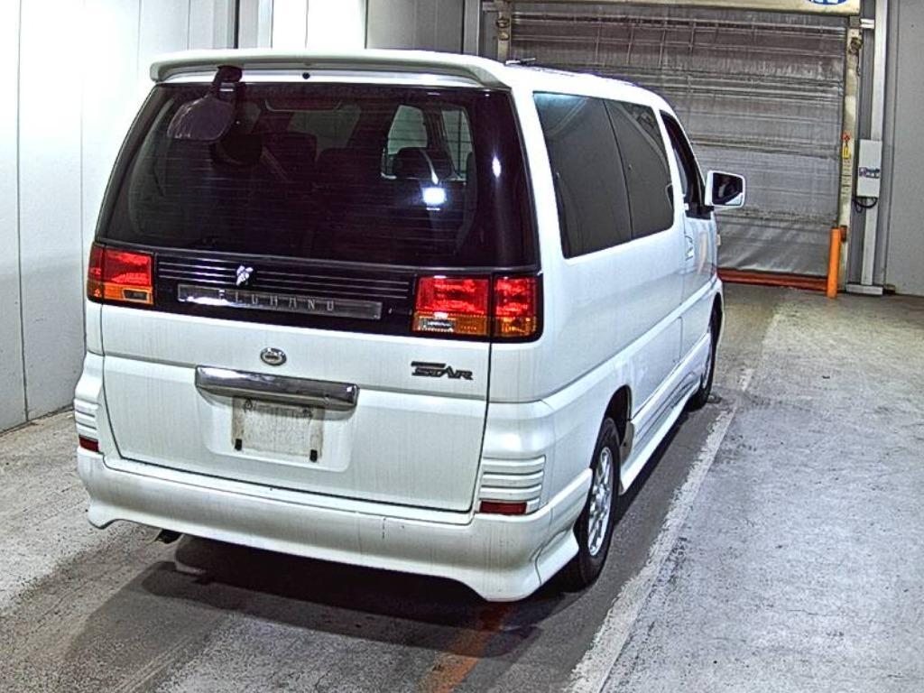 NISSAN ELGRAND