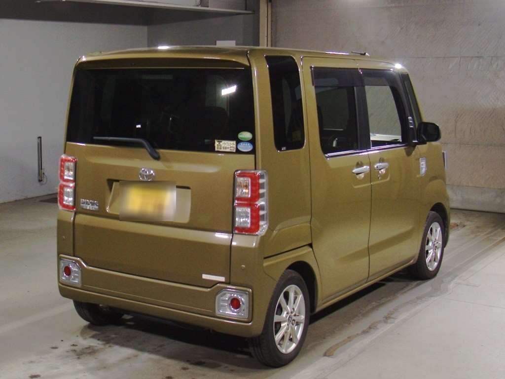 TOYOTA PIXIS MEGA