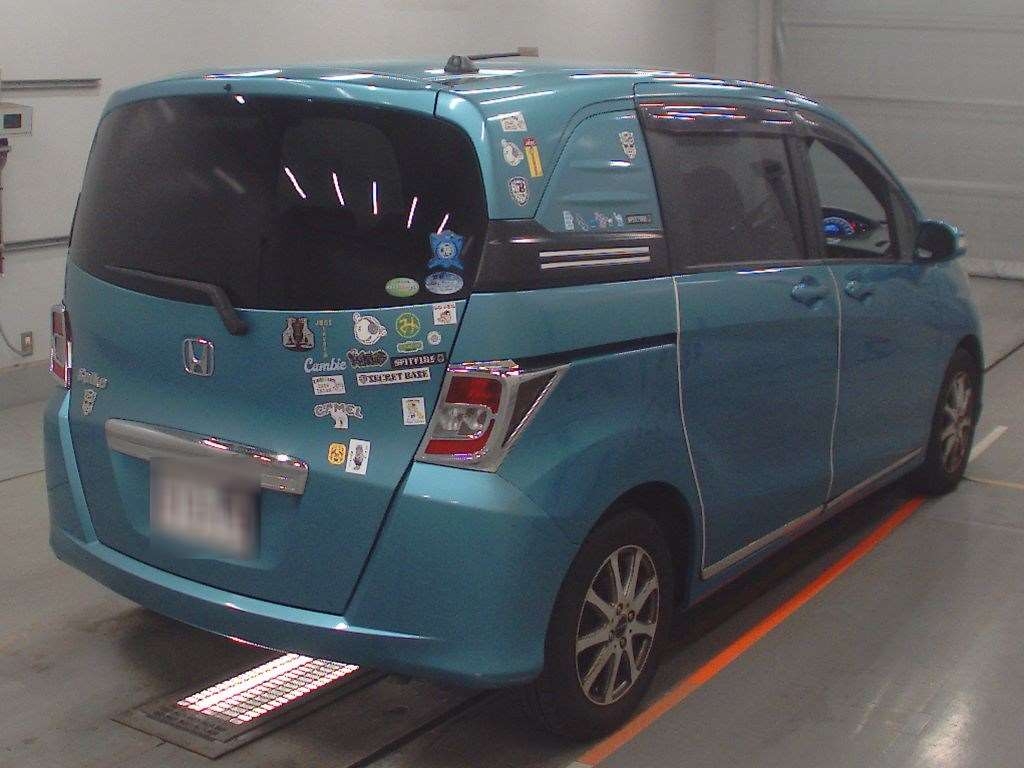 HONDA FREED SPIKE