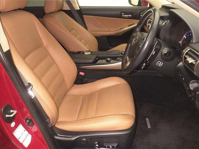 LEXUS IS300H