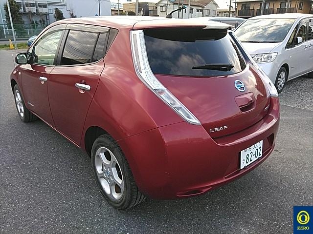 NISSAN LEAF