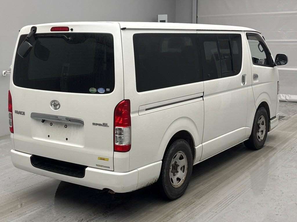 TOYOTA REGIUS ACE