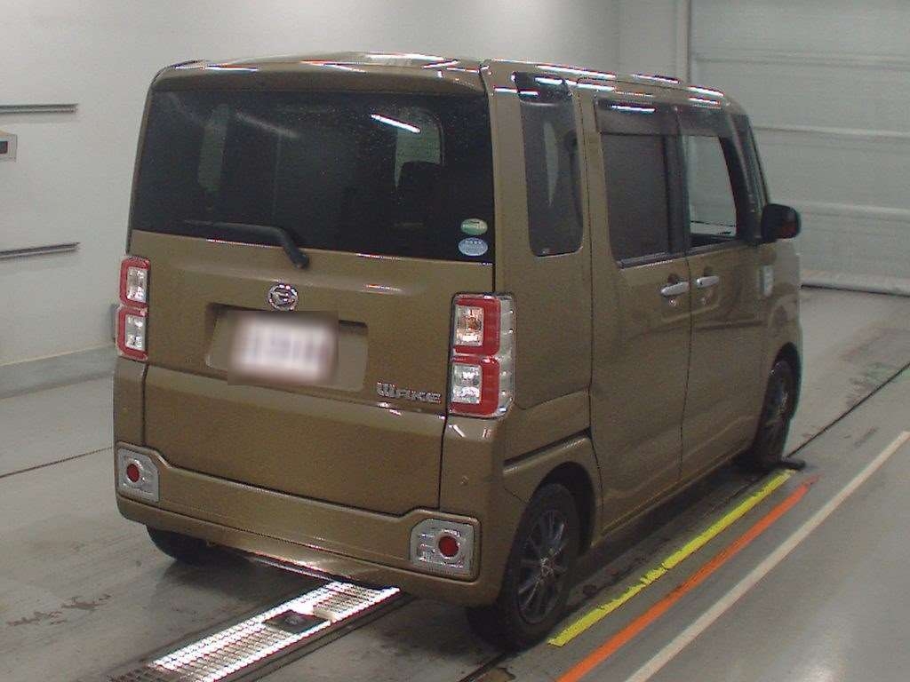 DAIHATSU WAKE