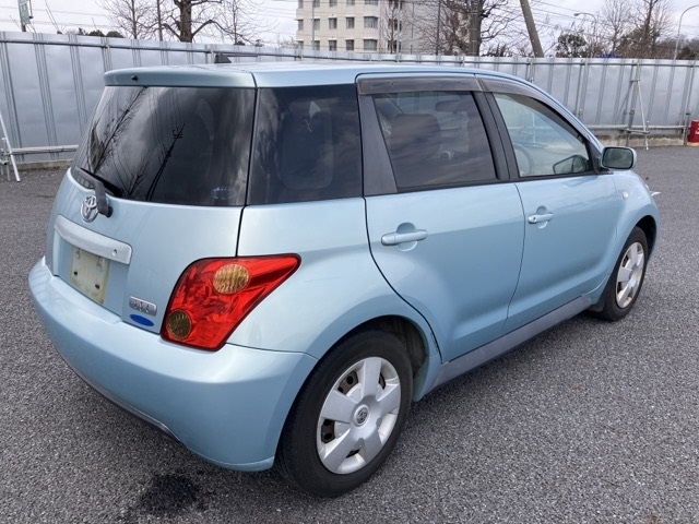 TOYOTA IST