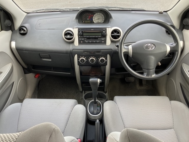 TOYOTA IST