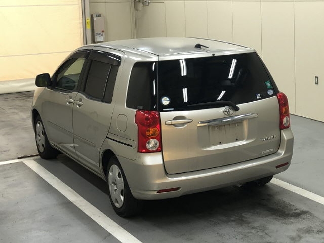 TOYOTA RAUM