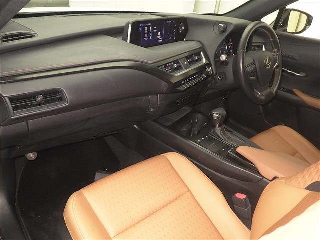 LEXUS UX200