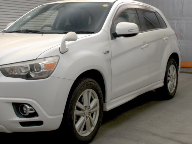 MITSUBISHI RVR