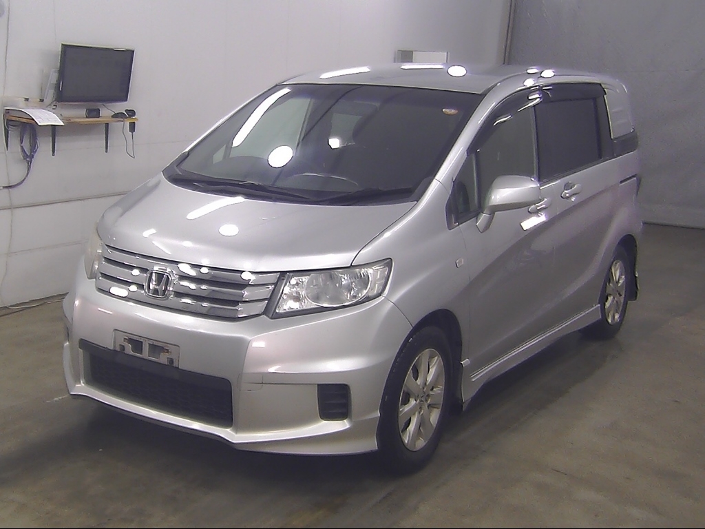 HONDA FREED SPIKE