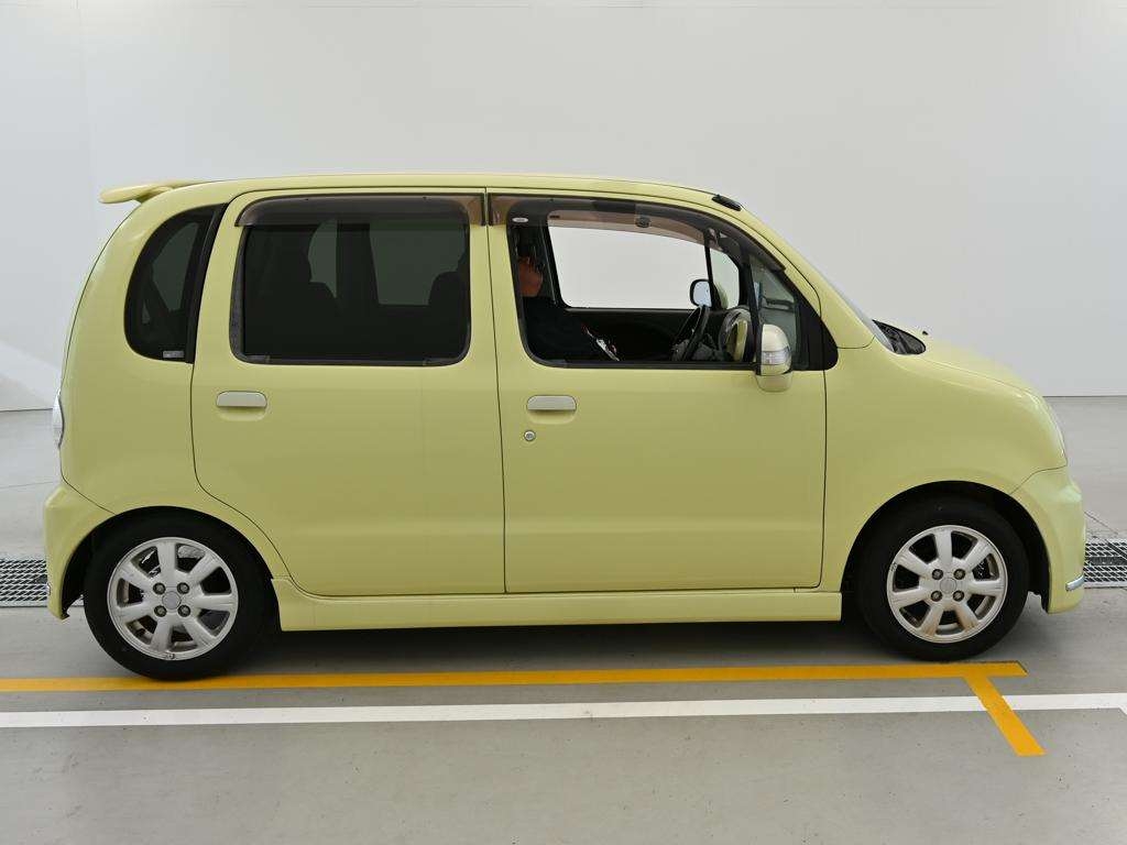 DAIHATSU MOVE LATTE