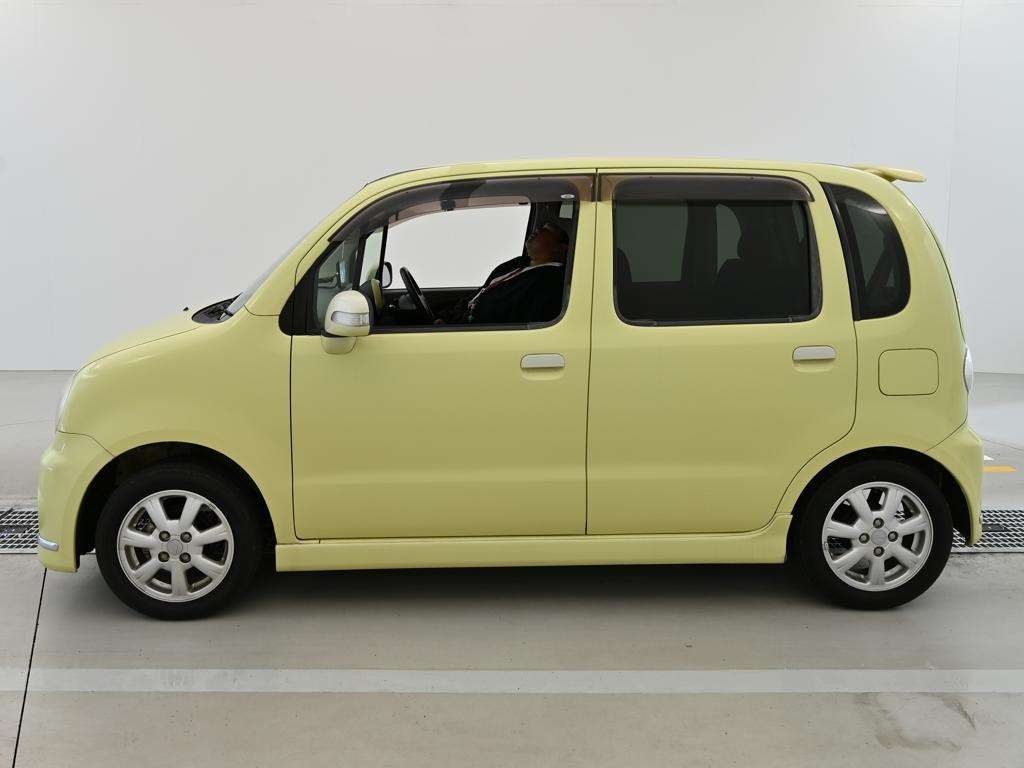 DAIHATSU MOVE LATTE
