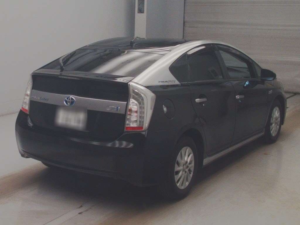 TOYOTA PRIUS PHV