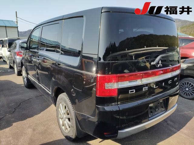 MITSUBISHI DELICA D:5