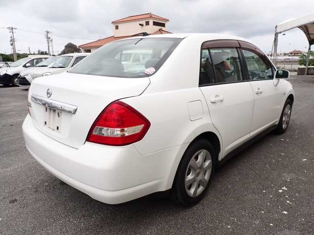 NISSAN TIIDA LATIO