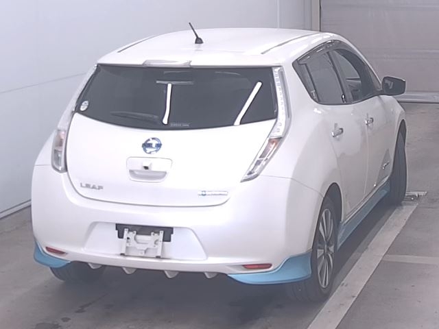 NISSAN LEAF