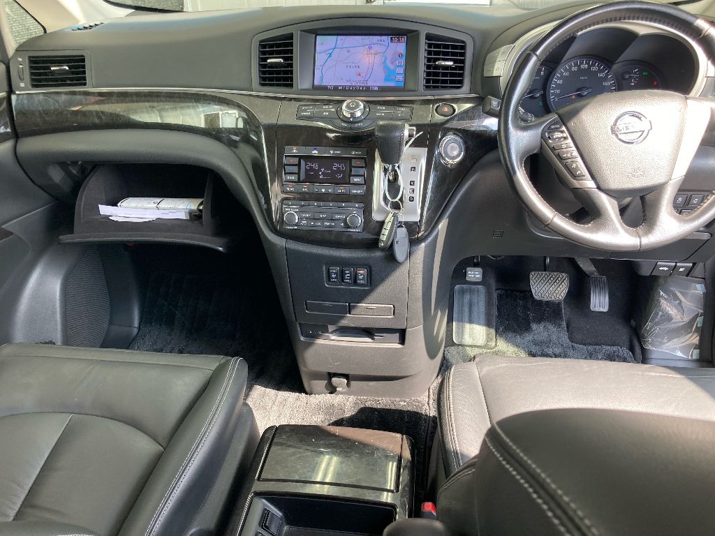 NISSAN ELGRAND