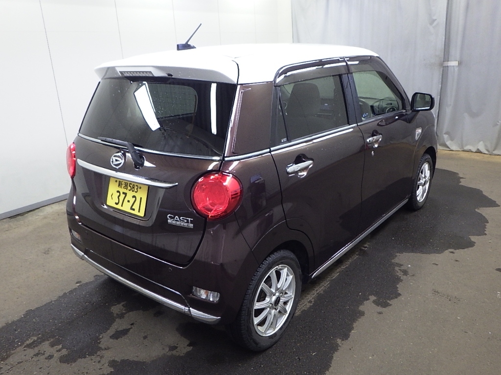 DAIHATSU CAST