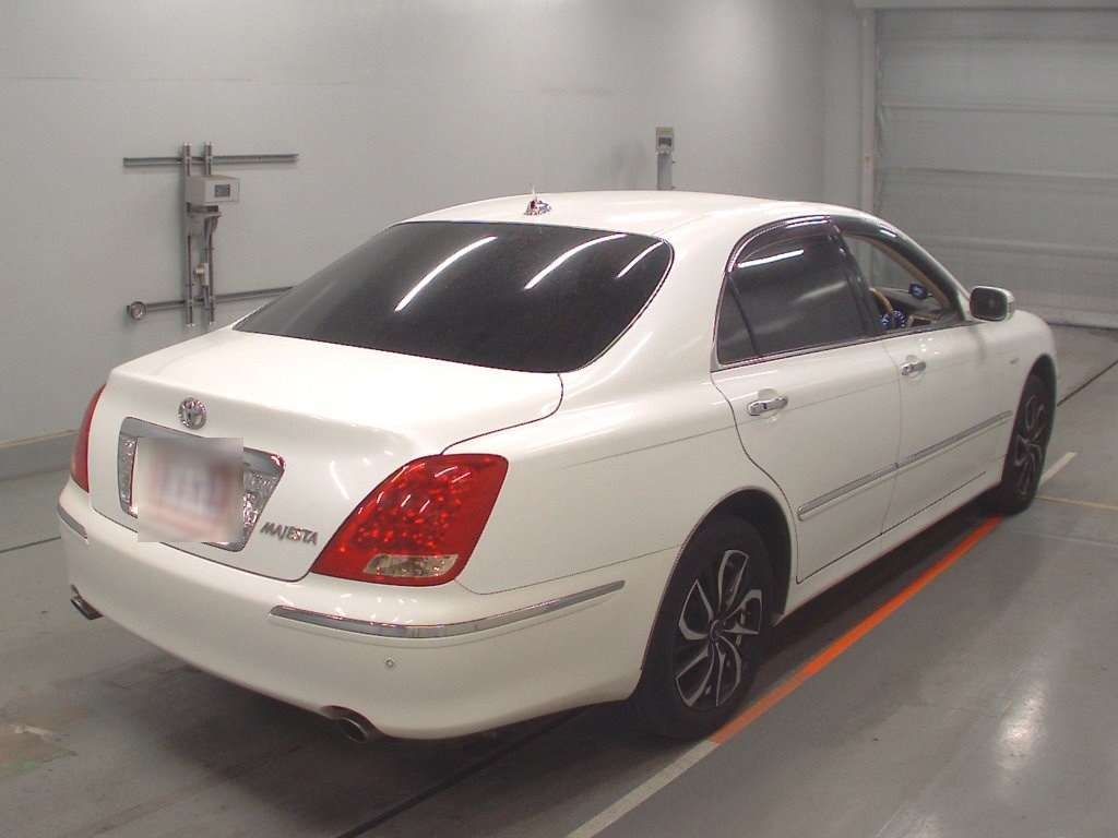 TOYOTA CROWN MAJESTA