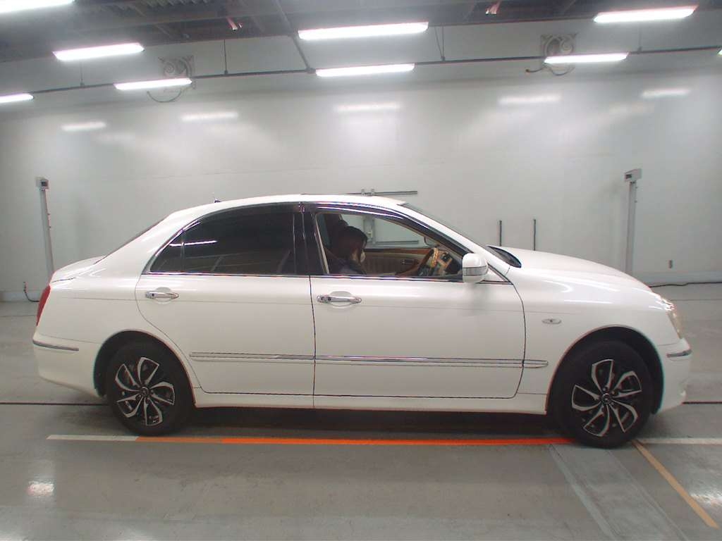 TOYOTA CROWN MAJESTA