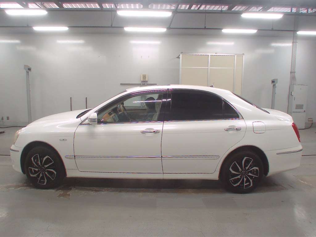 TOYOTA CROWN MAJESTA
