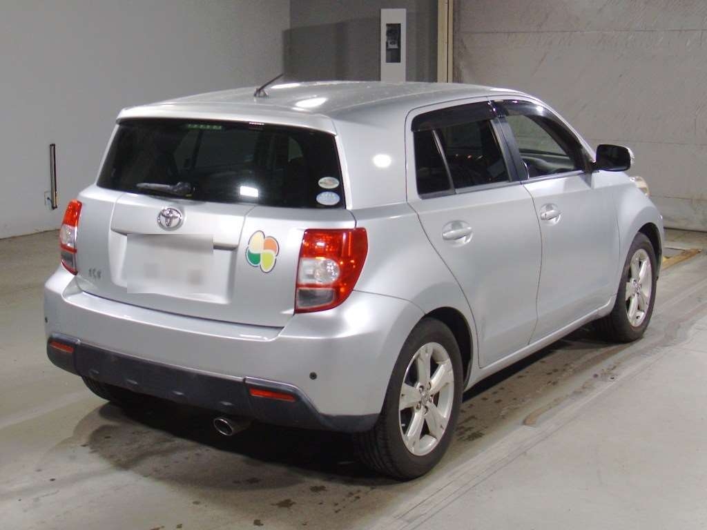 TOYOTA IST