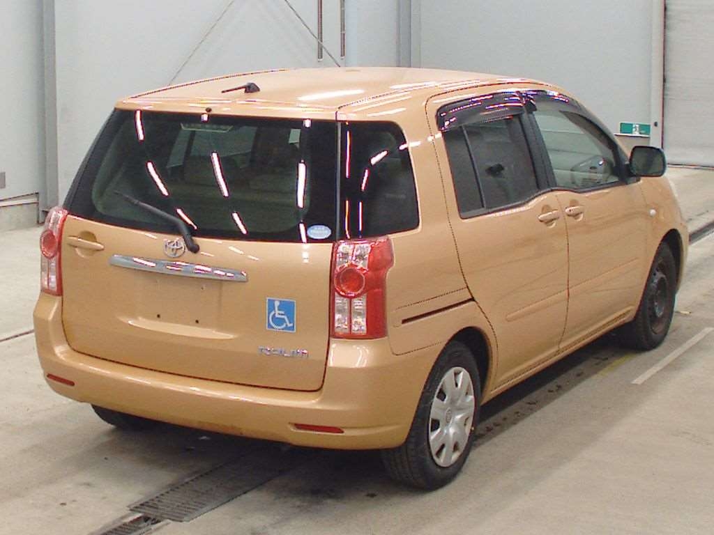 TOYOTA RAUM