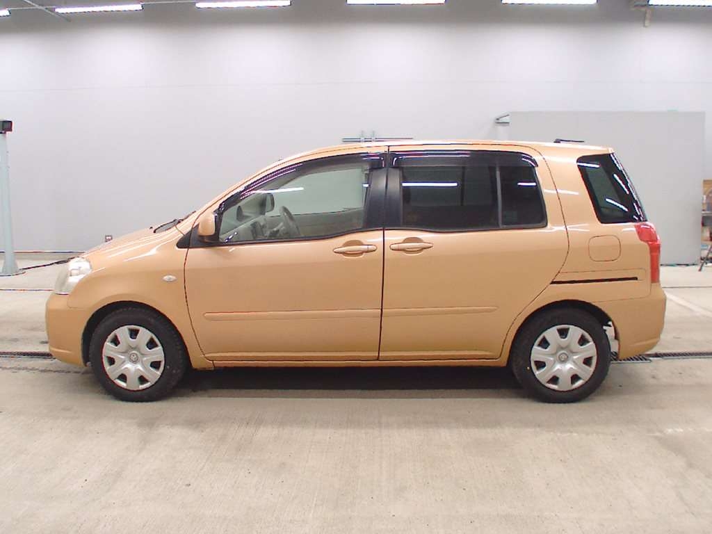 TOYOTA RAUM