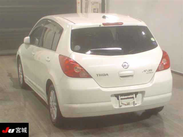 NISSAN TIIDA