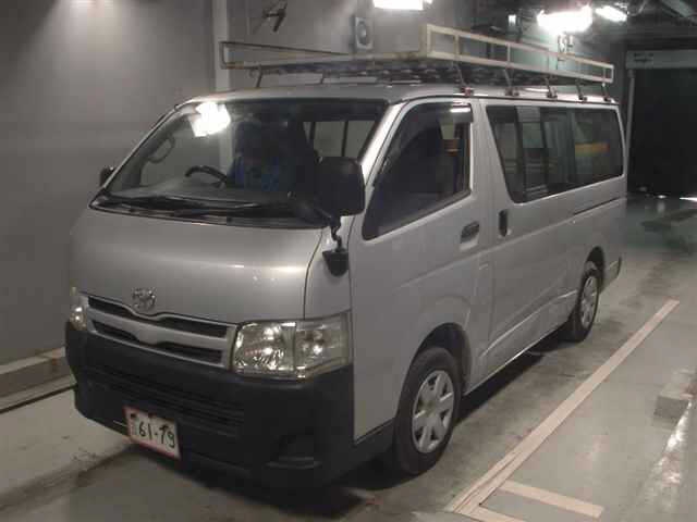 TOYOTA REGIUS ACE