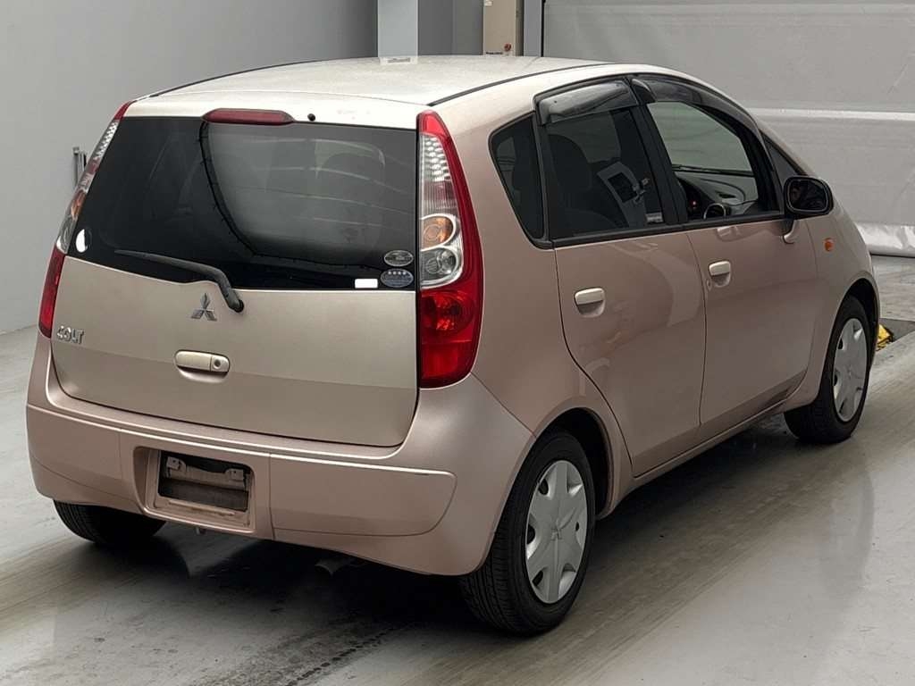 MITSUBISHI COLT