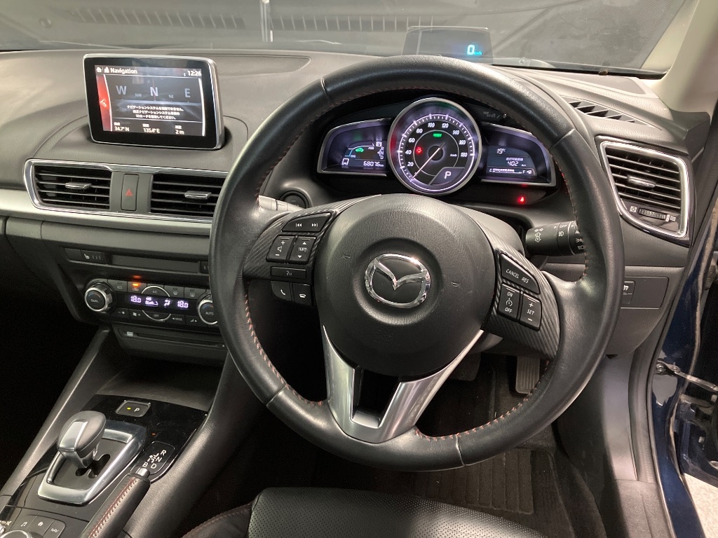 MAZDA AXELA