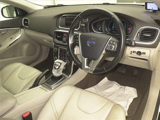 VOLVO V40