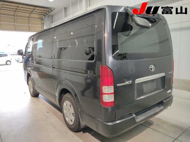 TOYOTA REGIUS ACE