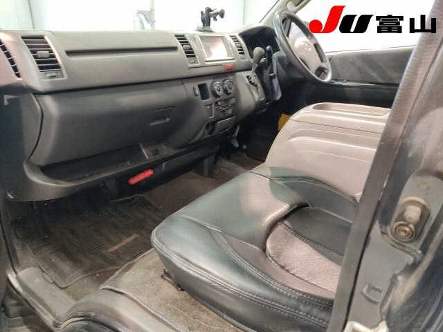TOYOTA REGIUS ACE