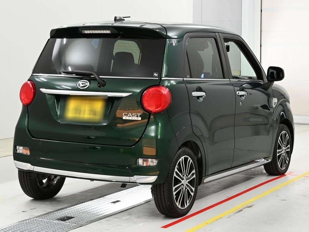 DAIHATSU CAST