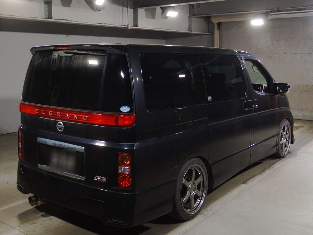 NISSAN ELGRAND