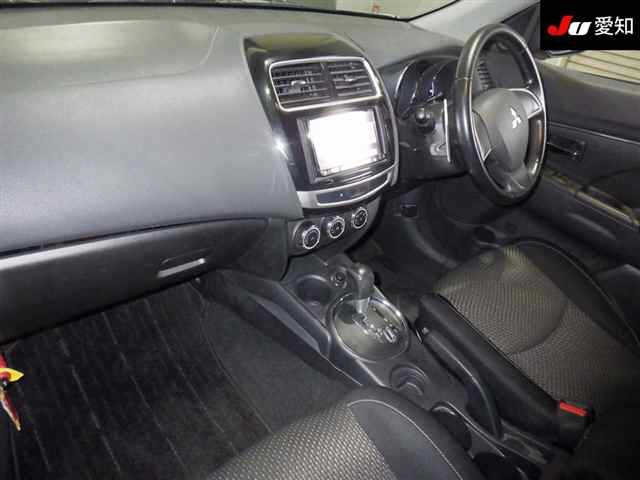 MITSUBISHI RVR