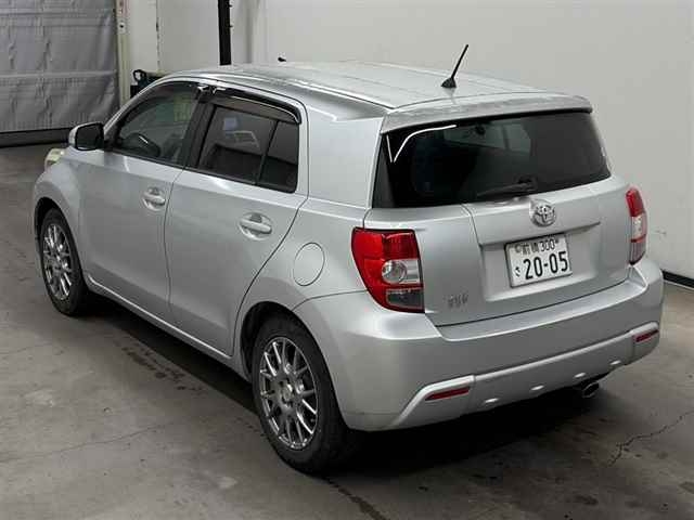TOYOTA IST
