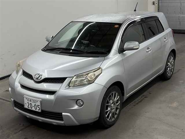 TOYOTA IST