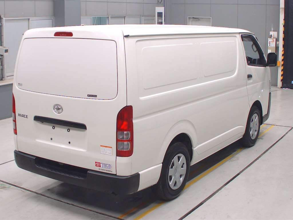 TOYOTA REGIUS ACE