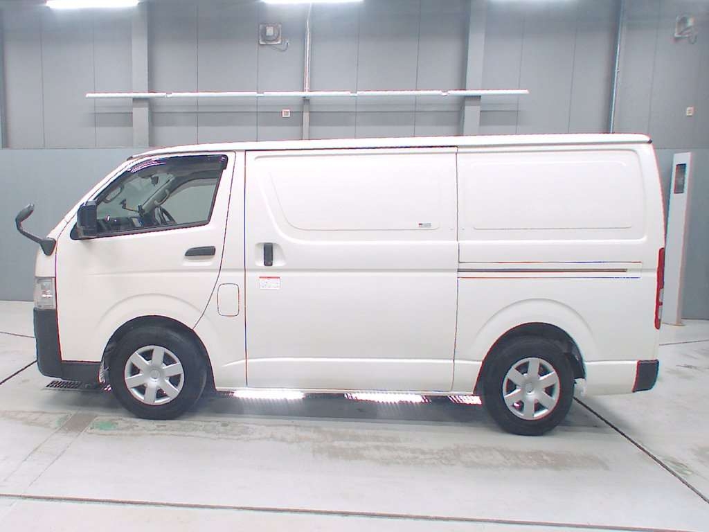 TOYOTA REGIUS ACE