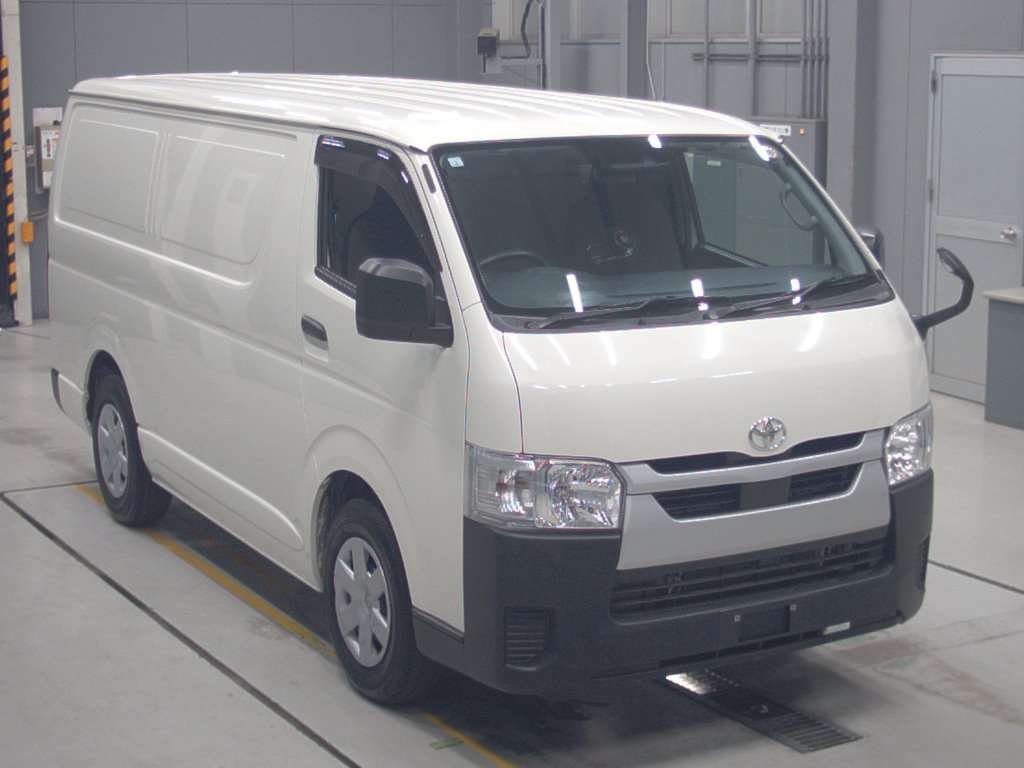 TOYOTA REGIUS ACE