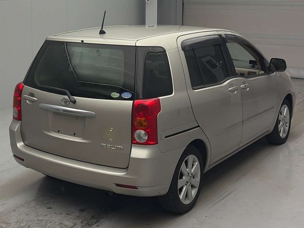 TOYOTA RAUM