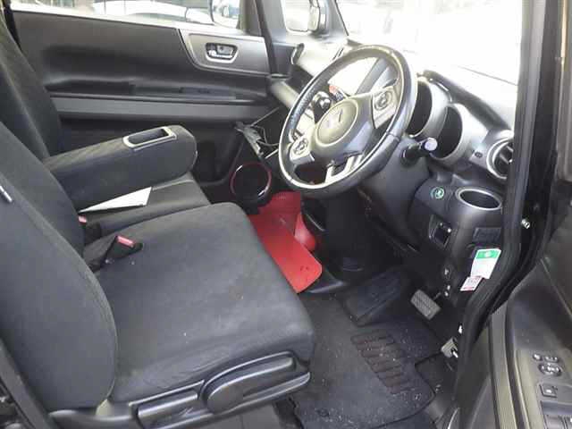 HONDA N-BOX SLASH